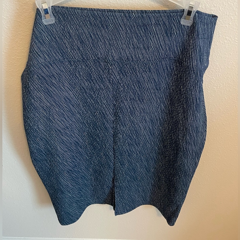 Faux denim stretch pencil skirt. Above knee size 1X.